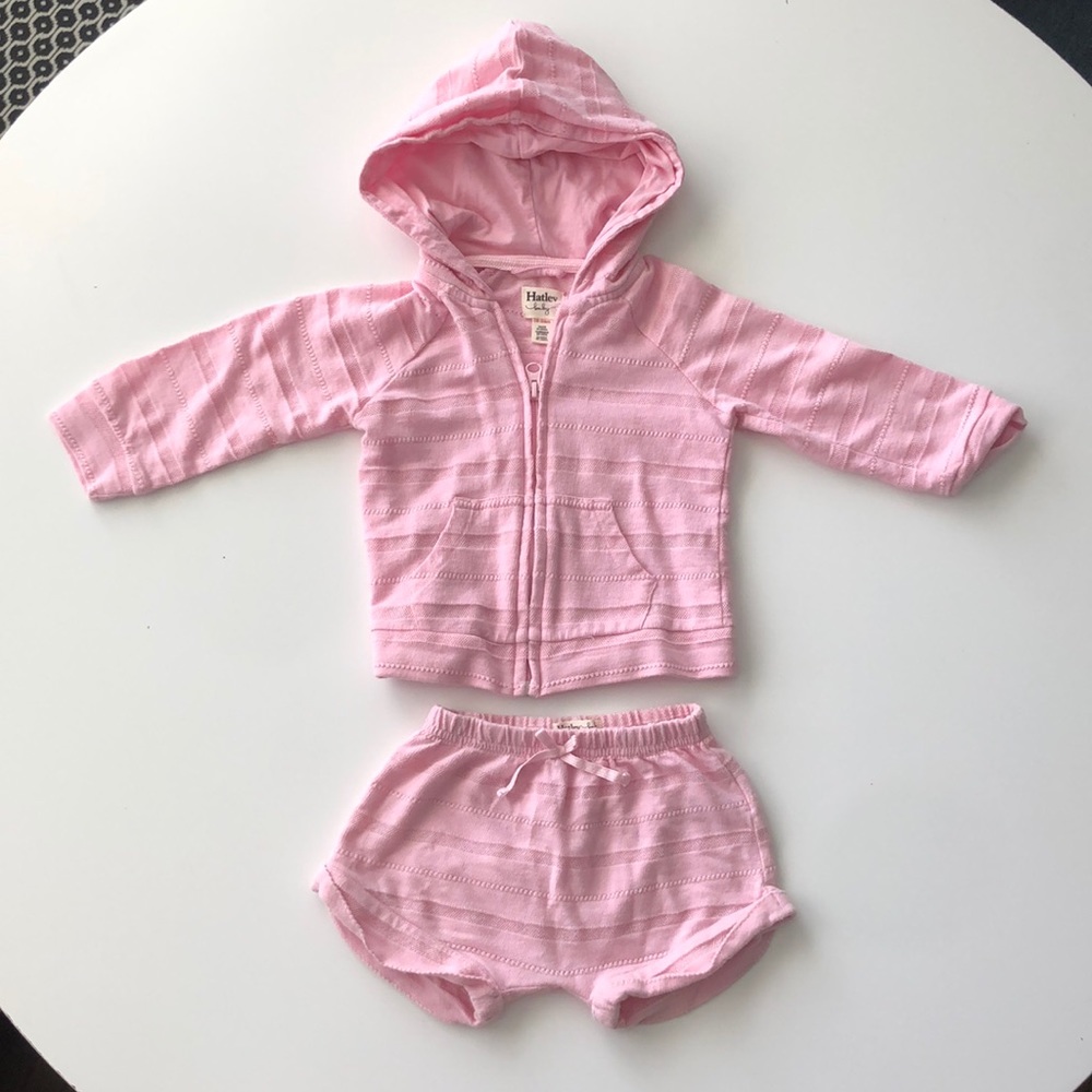 Super soft Hoodie & Short set Pink!